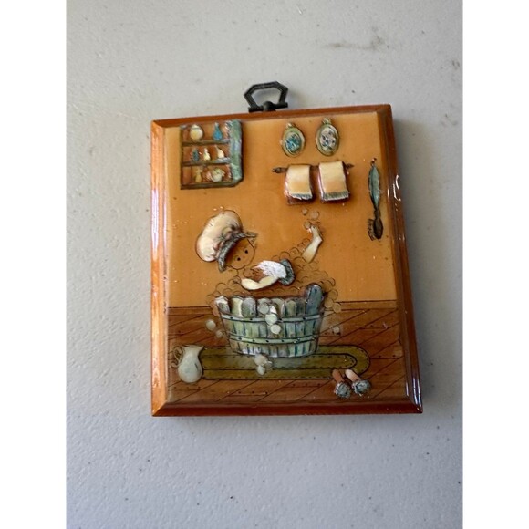 Vintage 3D Woman Bubble Bath Tub Decorative Resin Wooden Wall Plaque - Picture 2 of 3